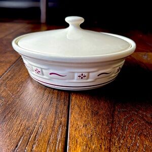 Longaberger Woven Traditions 1-Quart Covered Casserole Dish- Paprika Red